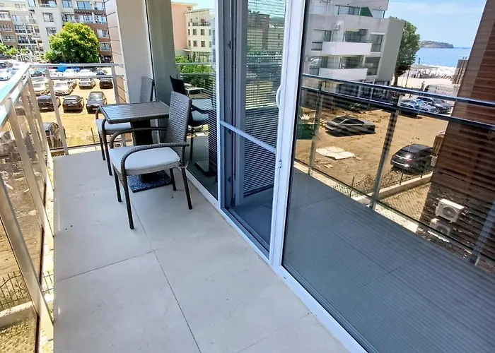 On The 7 Созопол