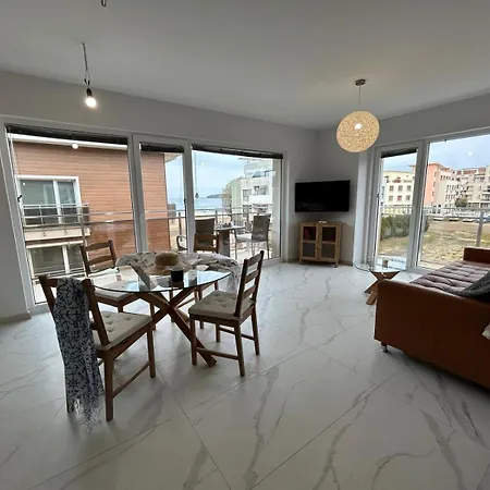 On The 7 Apartment